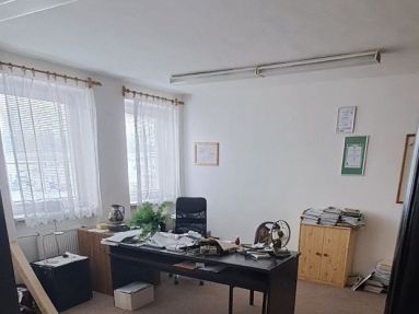 Kancelárske priestory (Orlové, P. Bystrica)