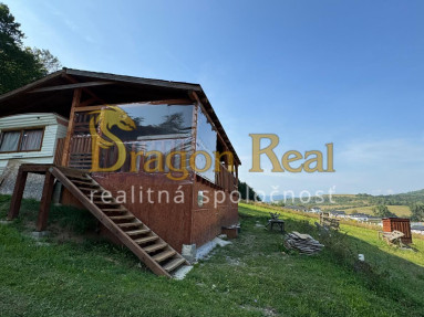 PREDAJ – Rekreačná chata s terasou a pozemkom 975 m2 – GREGOROVCE okr. Prešov