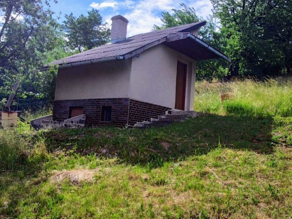 pozemok o rozlohe 1466 m2 s chatkou Šidlovec - Prešov