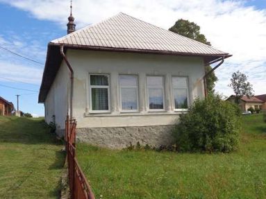 Dom v obci Ivančiná